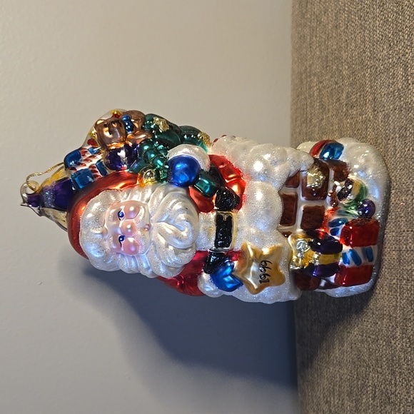 Brass Key 9" Hand Blown and Painted Santa Glass Centerpiece - Picture 1 of 16